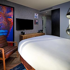 Deluxe Zimmer mit Kingsize-Bett